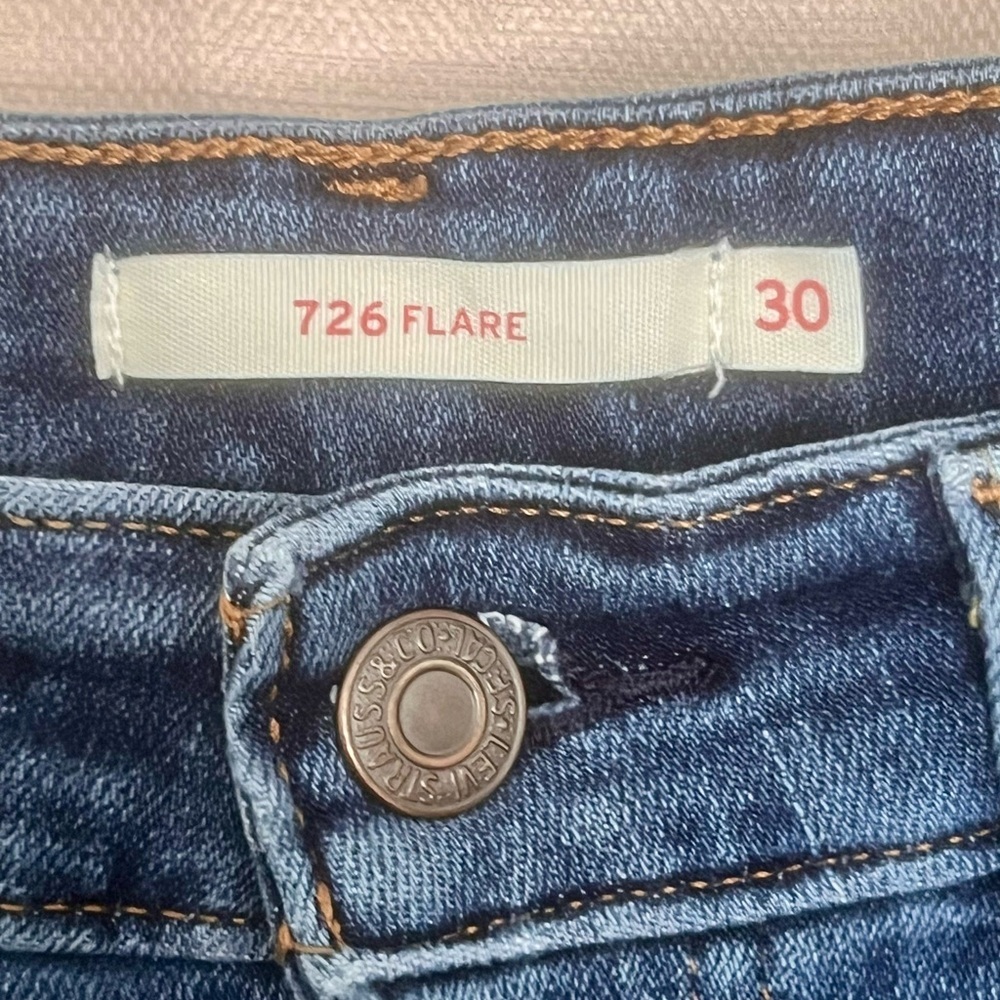 Levi’s 726 Flare Jeans Women’s Size 30 Inseam 30” - Picture 2 of 5